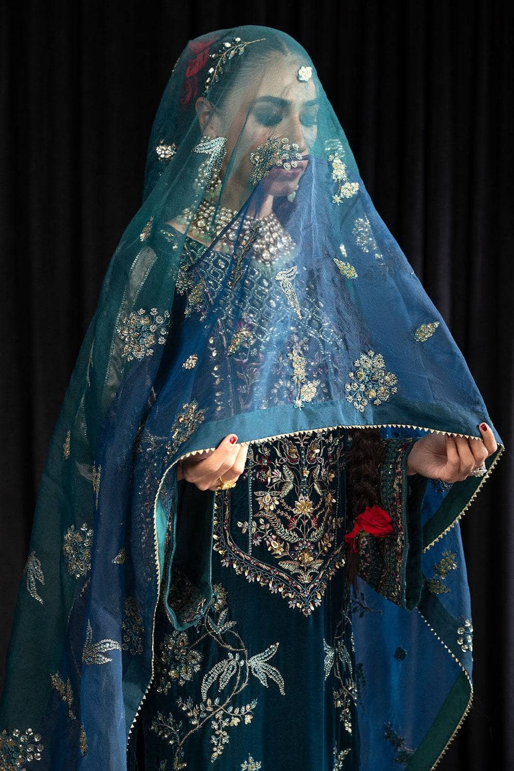 img_nureh_maya_velvet_awwal_boutique