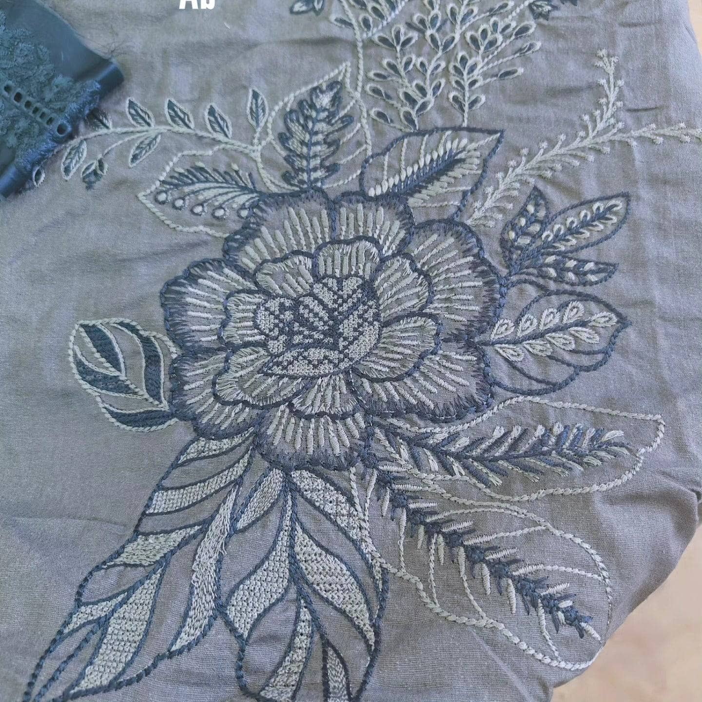 img_mushq_broadway_awwal_boutique