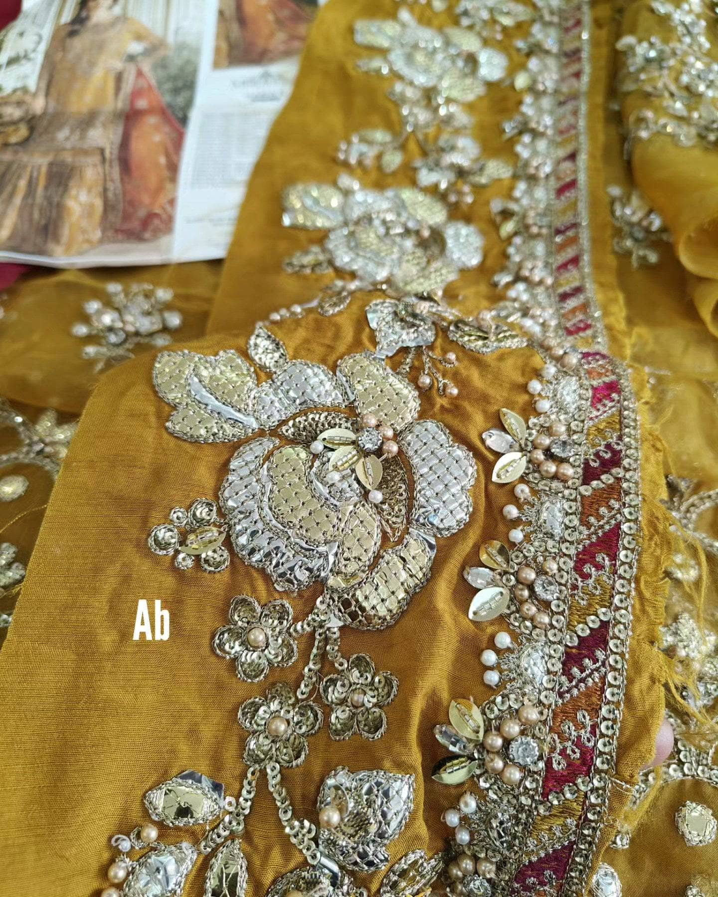 img_open_pic_maria_b_mbroidered_awwal_boutique