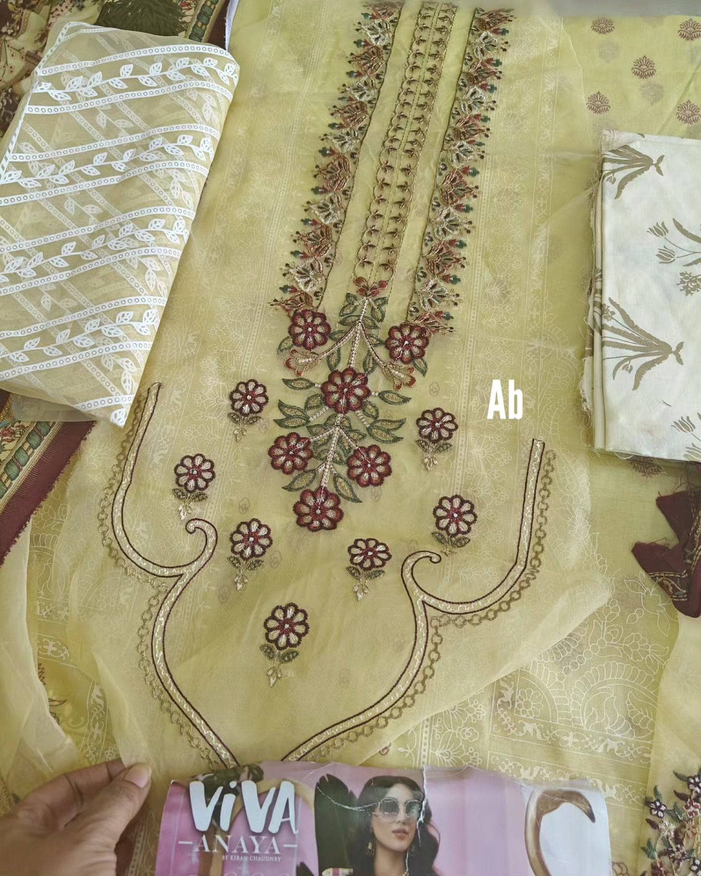 img_anaya_lawn_sale_awwal_boutique