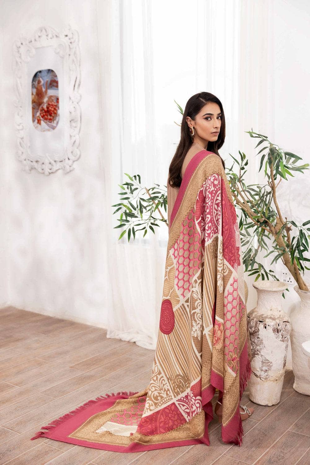 img_nishat_winter_23_awwal_boutique