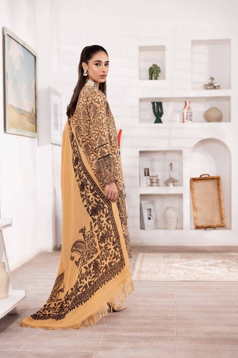 img_nishat_winter_23_awwal_boutique