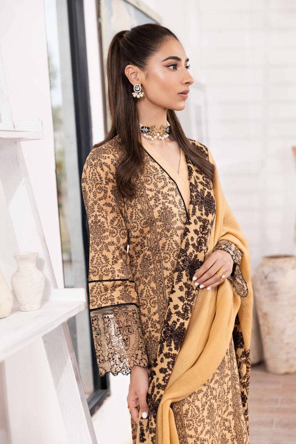 img_nishat_winter_23_awwal_boutique