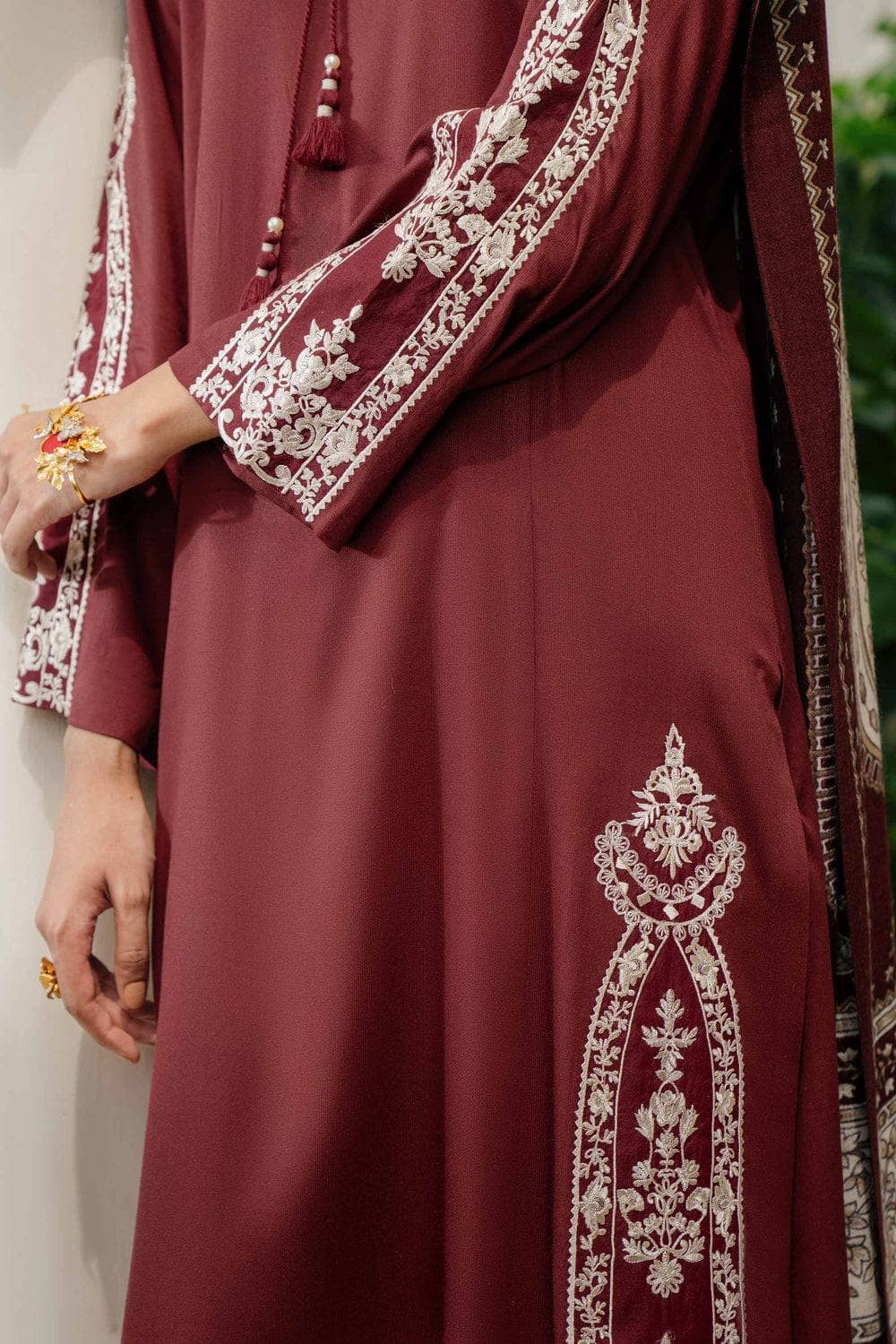 img_nishat_winter_23_awwal_boutique