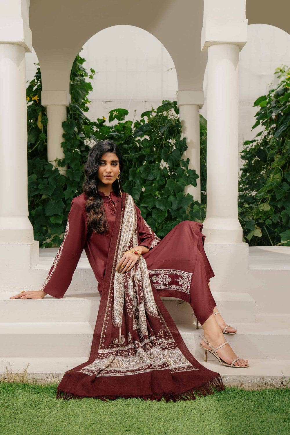 img_nishat_winter_23_awwal_boutique