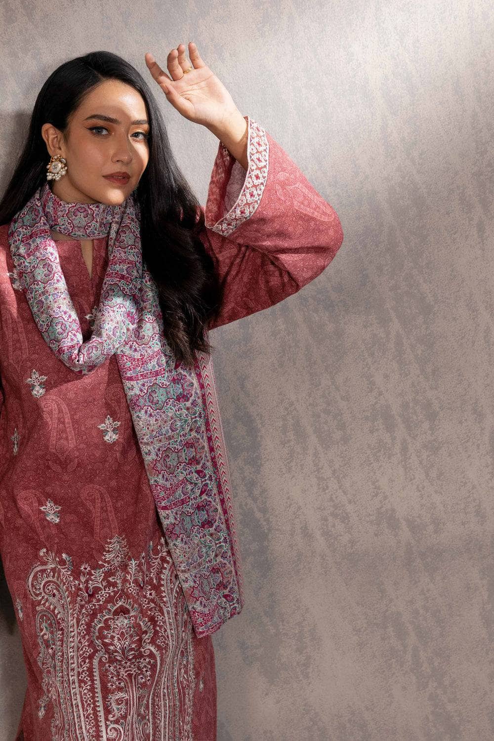 img_nishat_linen_awwal_boutique