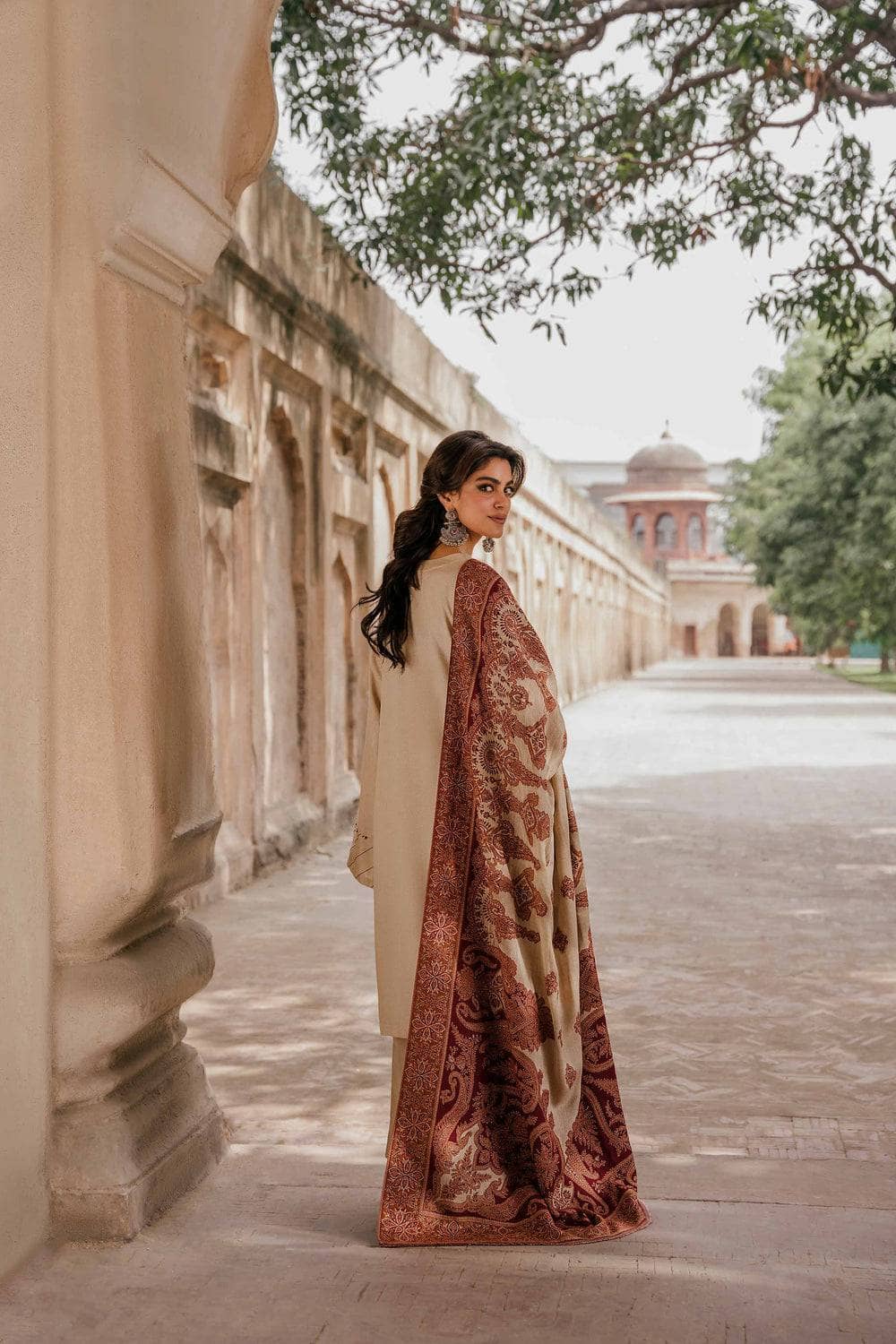 img_nishat_winter_23_awwal_boutique