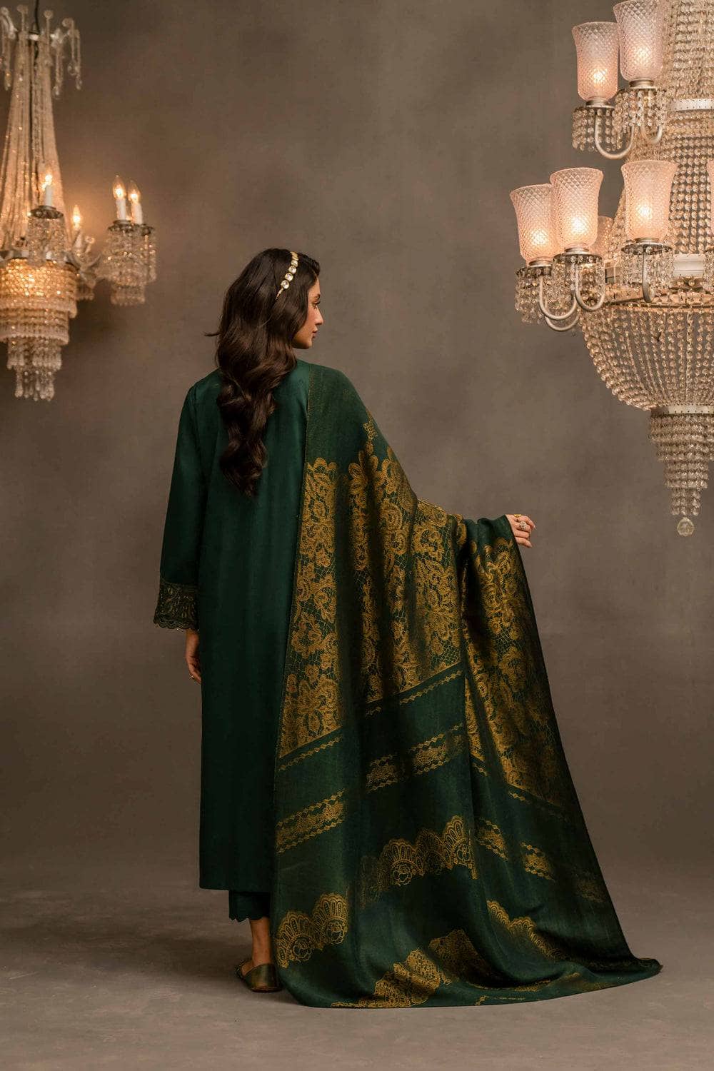 img_nishat_winter_23_awwal_boutique