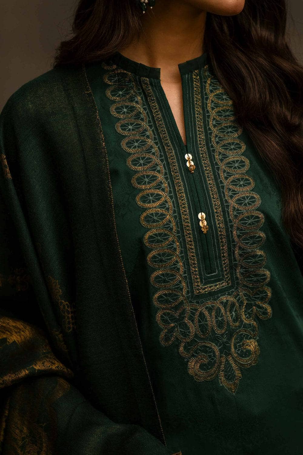 img_nishat_winter_23_awwal_boutique