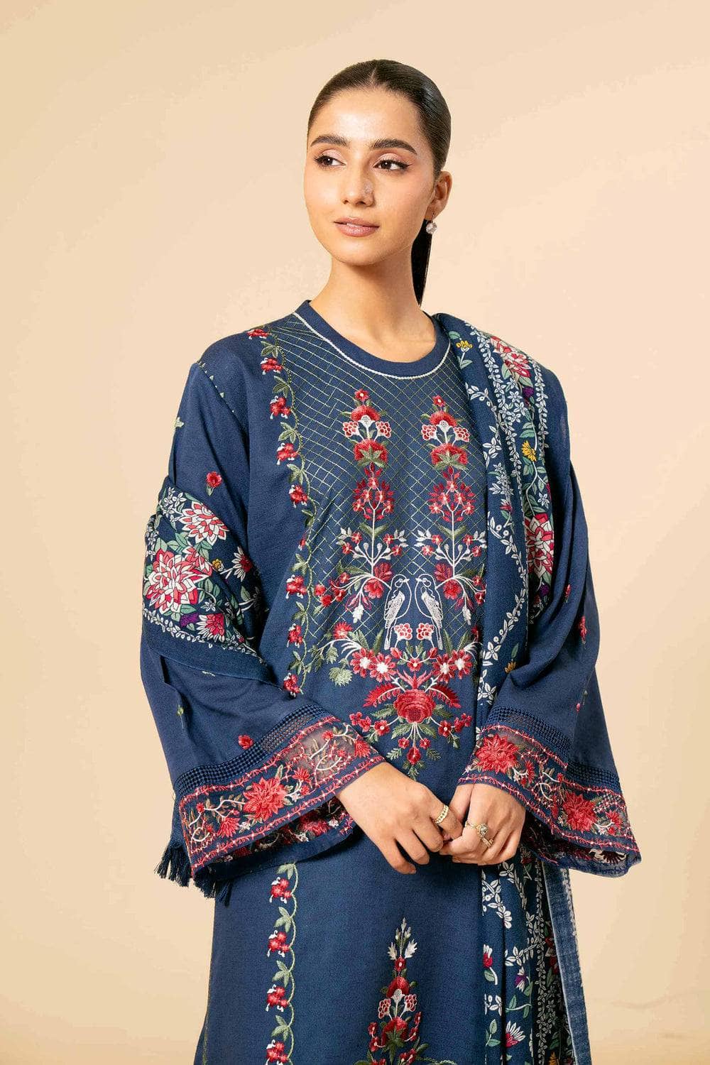 img_nishat_winter_24_awwal_boutique