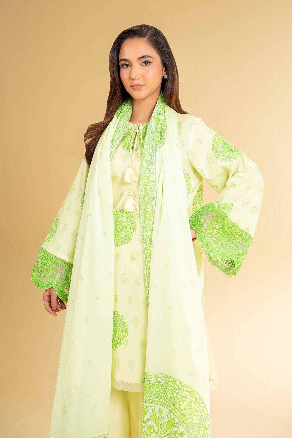 img_nishat_lawn_25_awwal_boutique