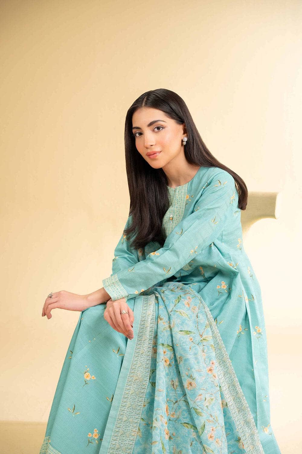 img_nishat_lawn_awwal_boutique