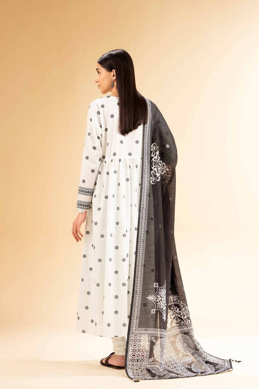 img_nishat_lawn_awwal_boutique