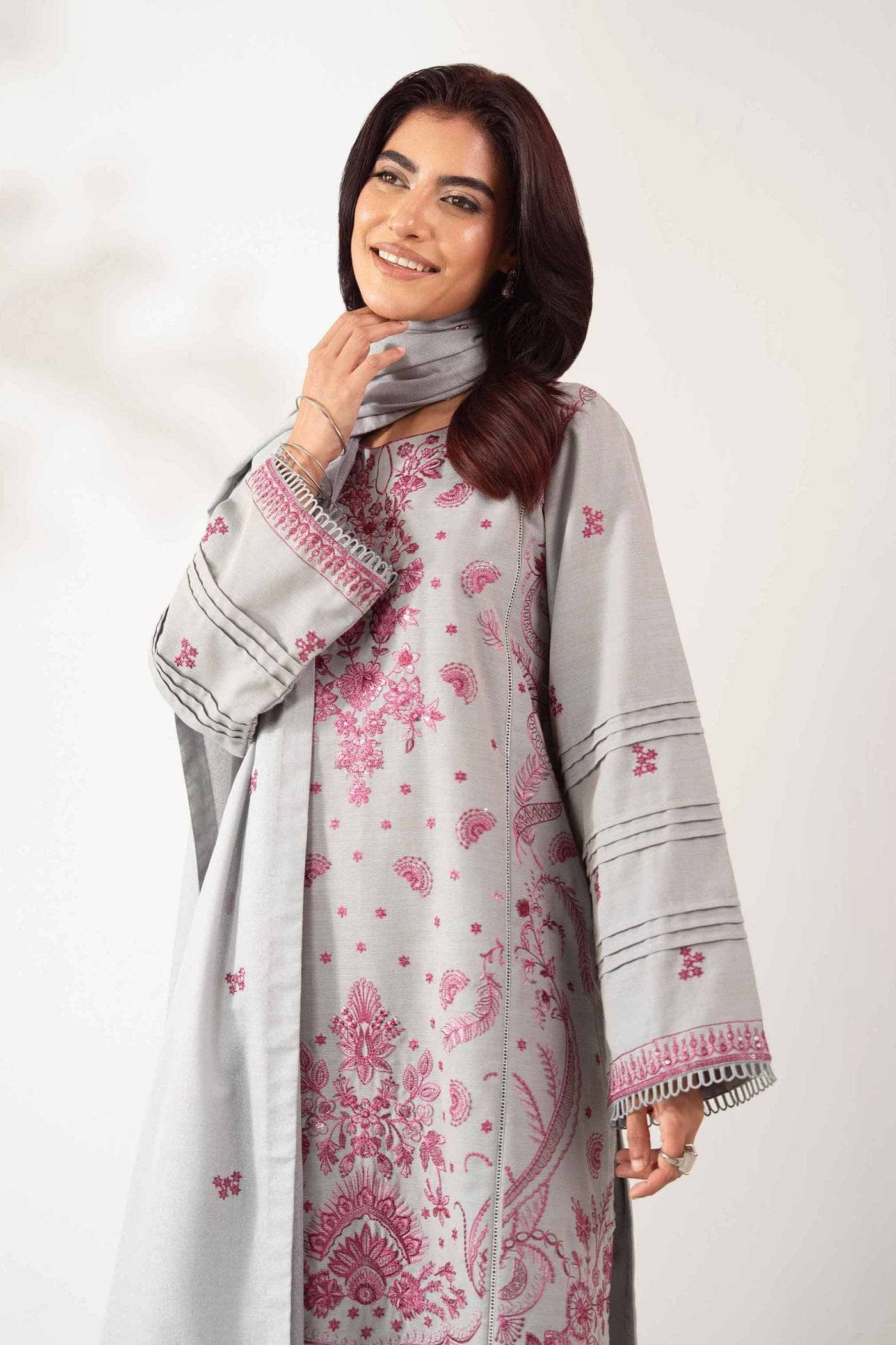 img_nishat_winter_25_awwal_boutique