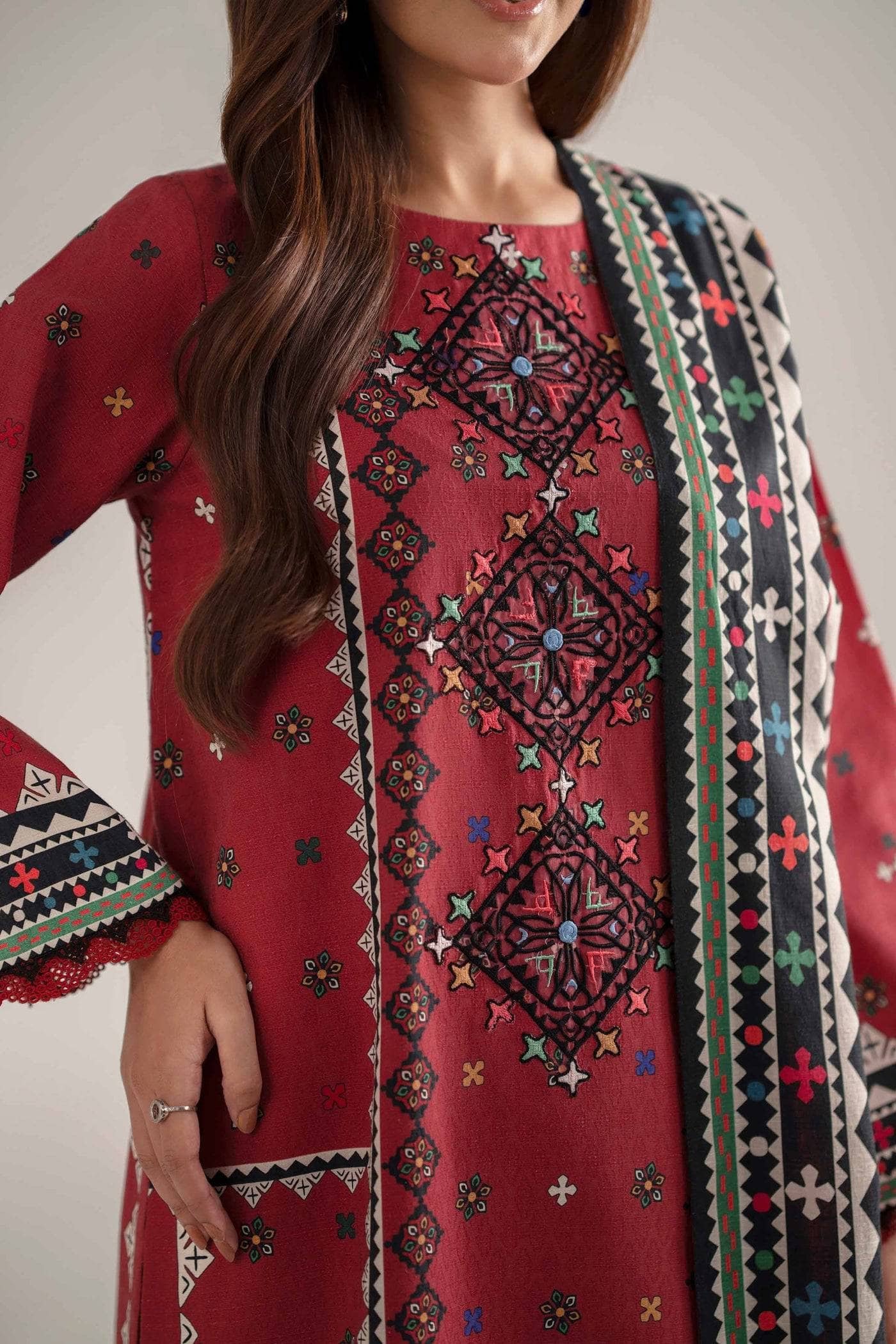 img_nishat_winter_25_awwal_boutique