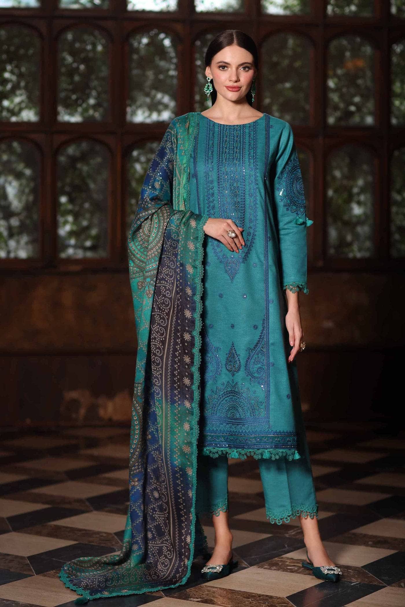 img_nishat_winter_25_awwal_boutique