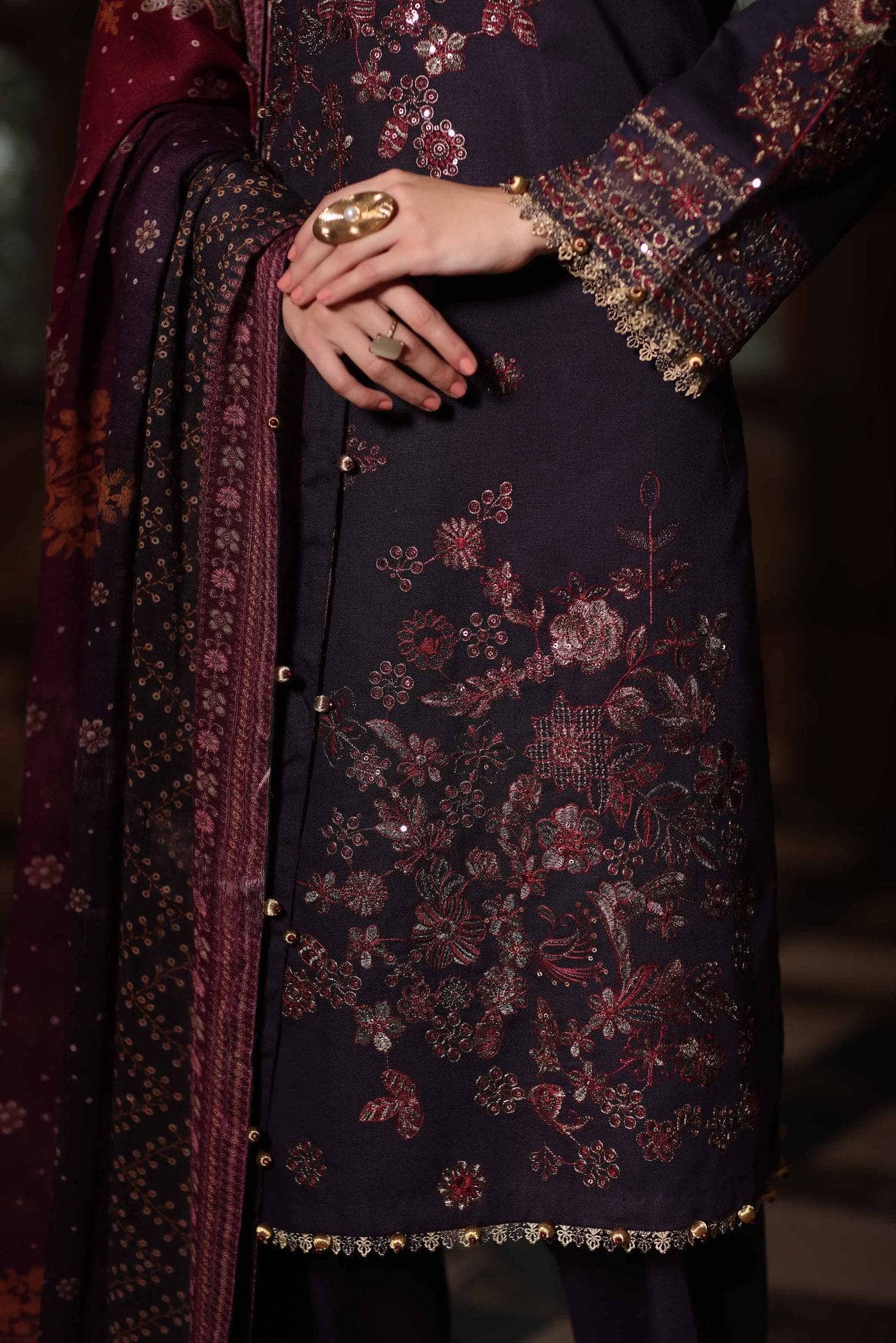 img_nishat_winter_25_awwal_boutique