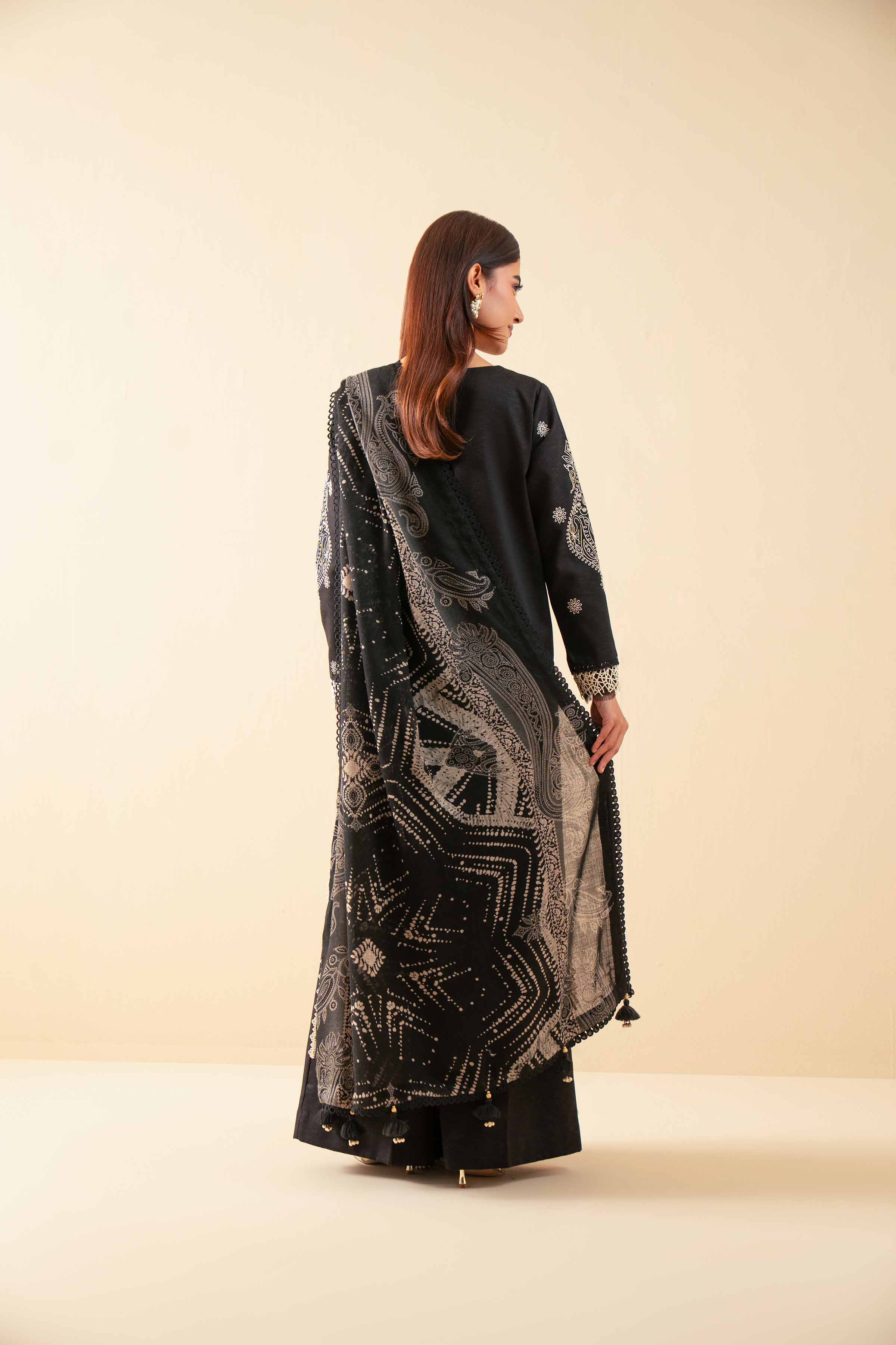 Nishat Winter 25/Digital Printed Embroidered Suit - 42502701/Karandi