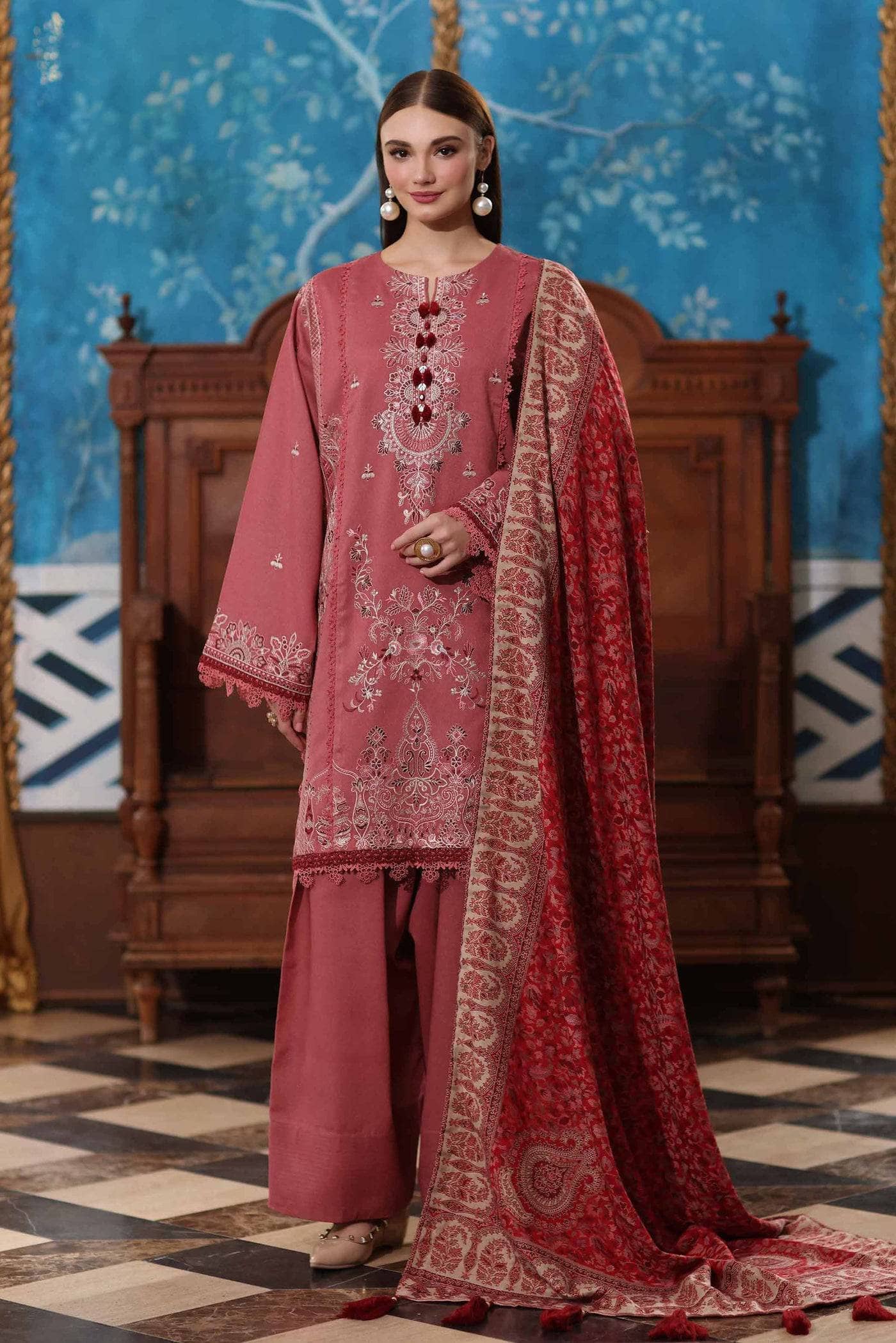 img_nishat_winter_25_awwal_boutique