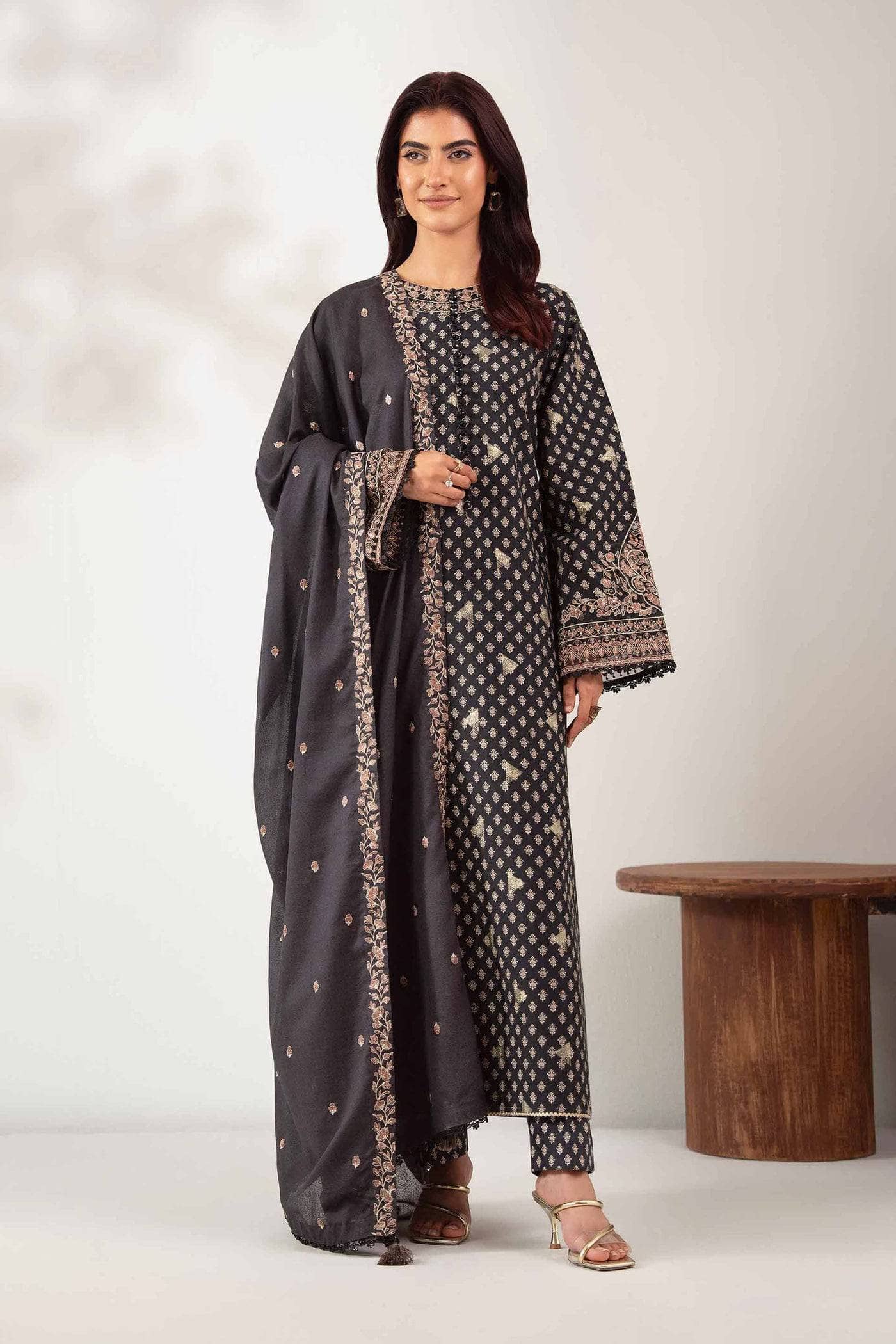 img_nishat_winter_awwal_boutique