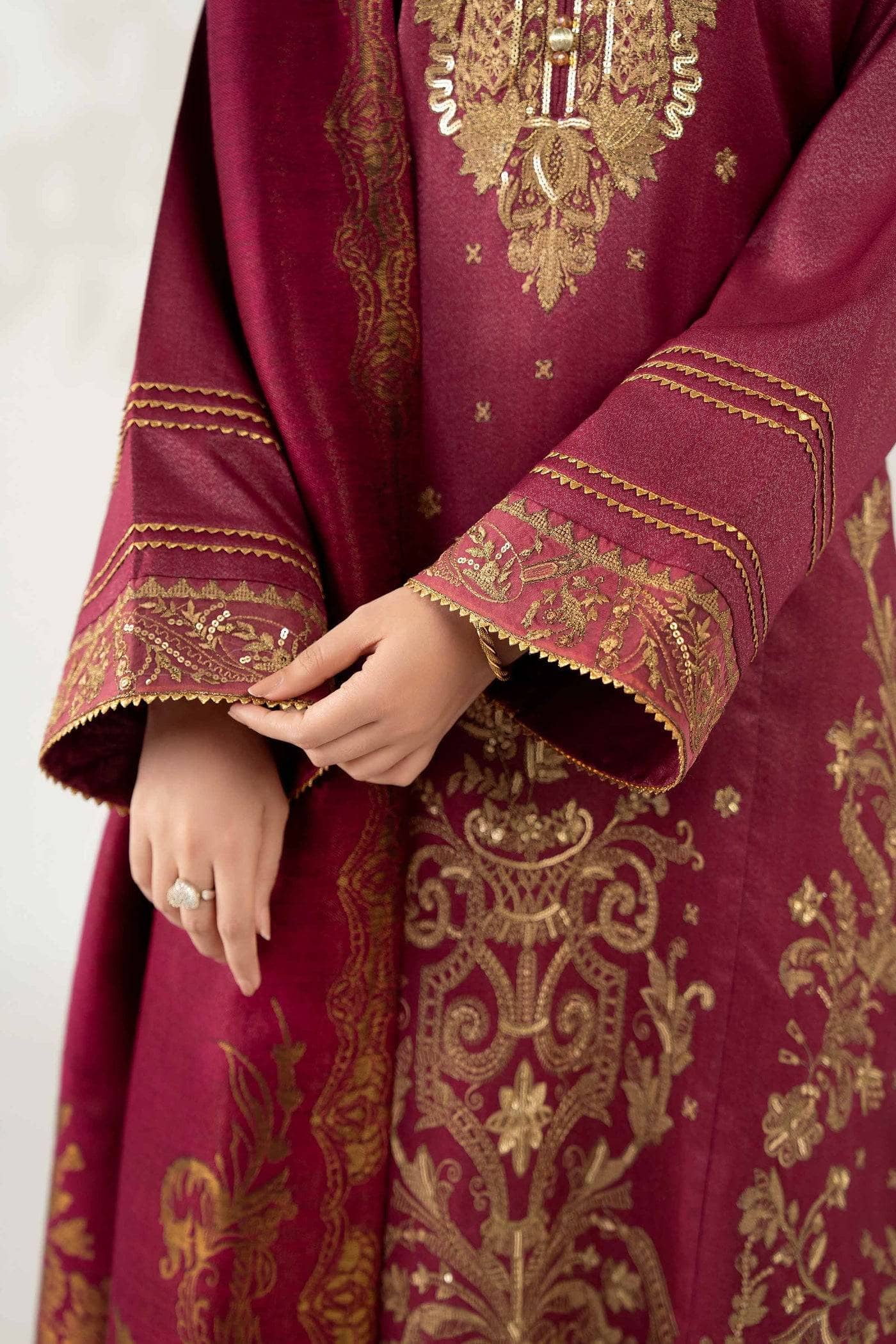 Nishat Winter 25/Embroidered Suit - 42502729/Moon Light