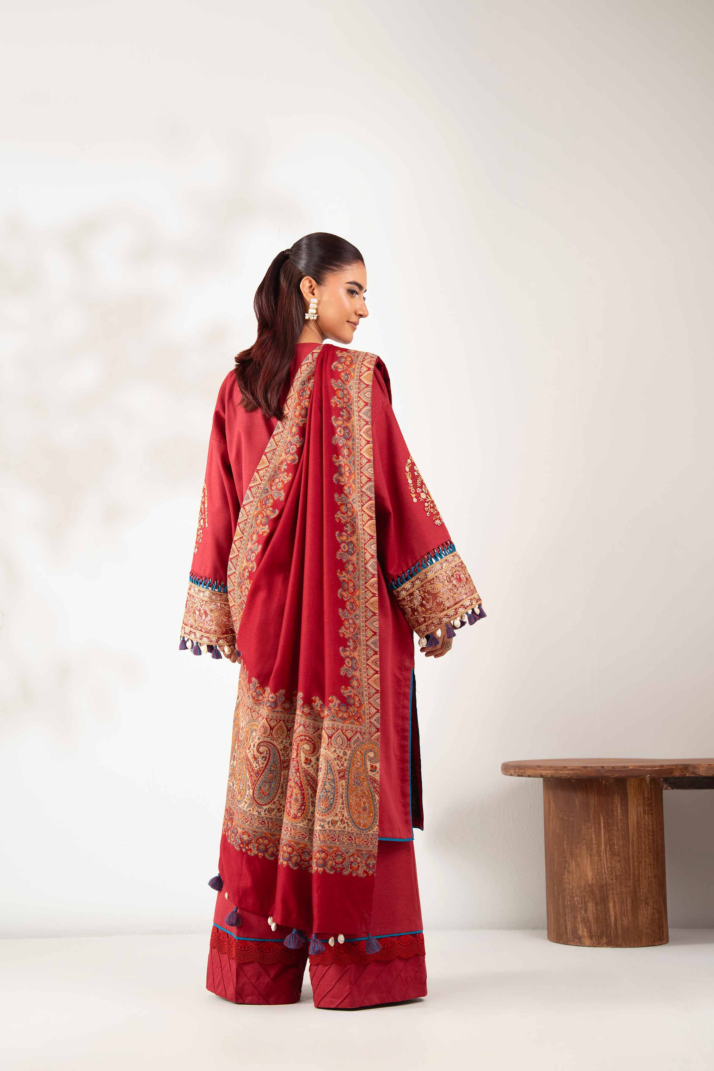 Nishat Winter 25/Embroidered Suit - 42503678/Karandi