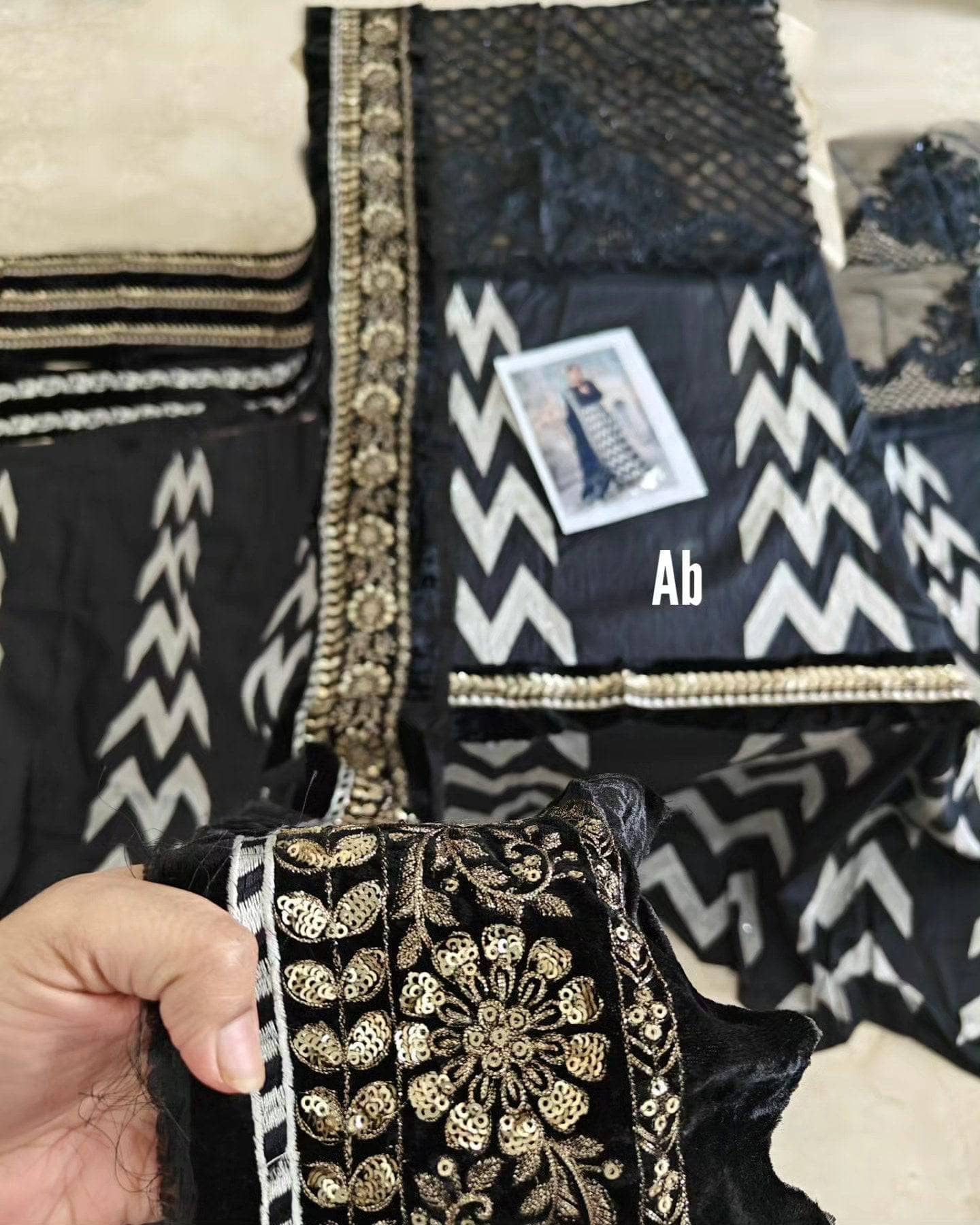 img_maria_b_mbroidered_chiffon_awwal_boutique