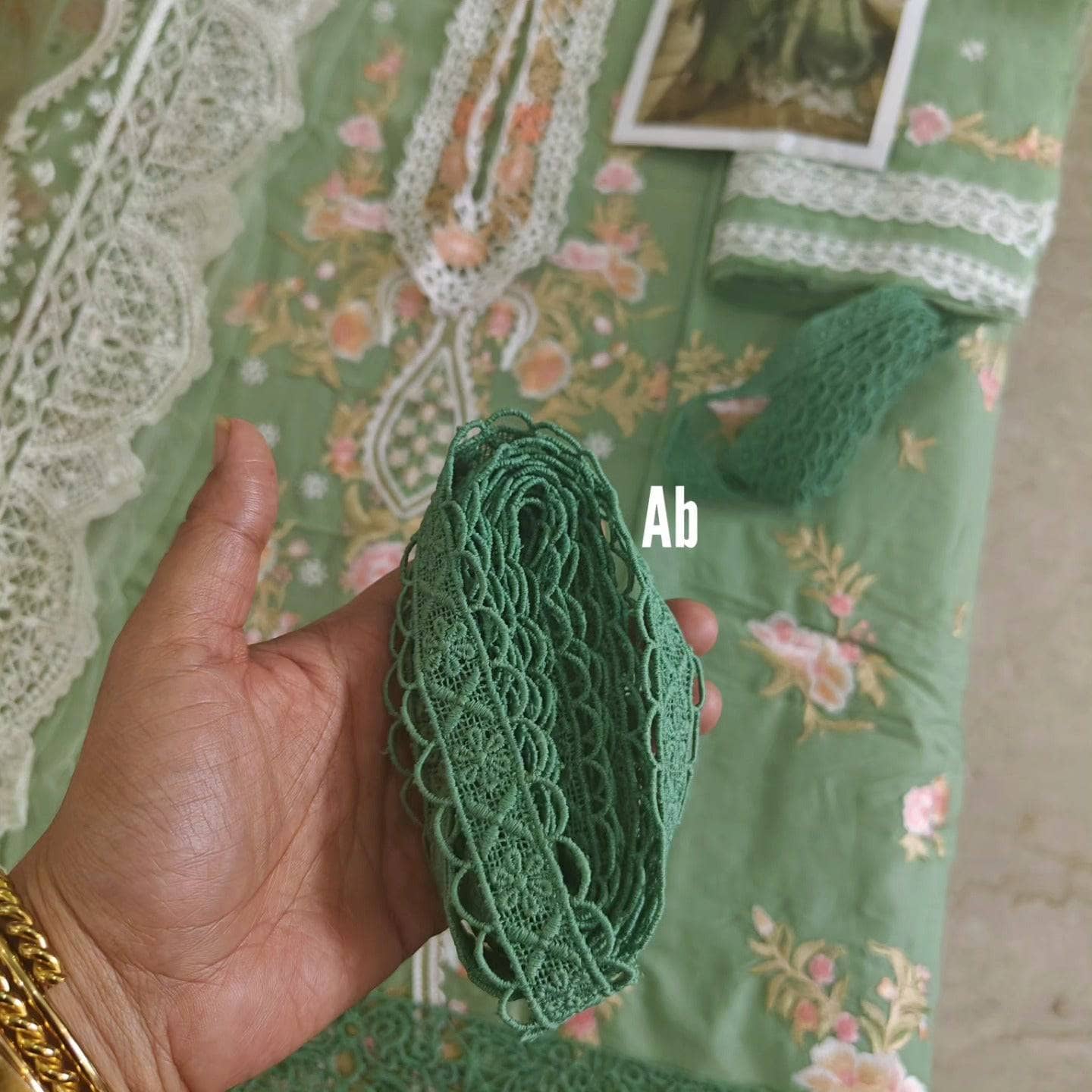 Open Pic/Sobia Nazir Lawn/10 A