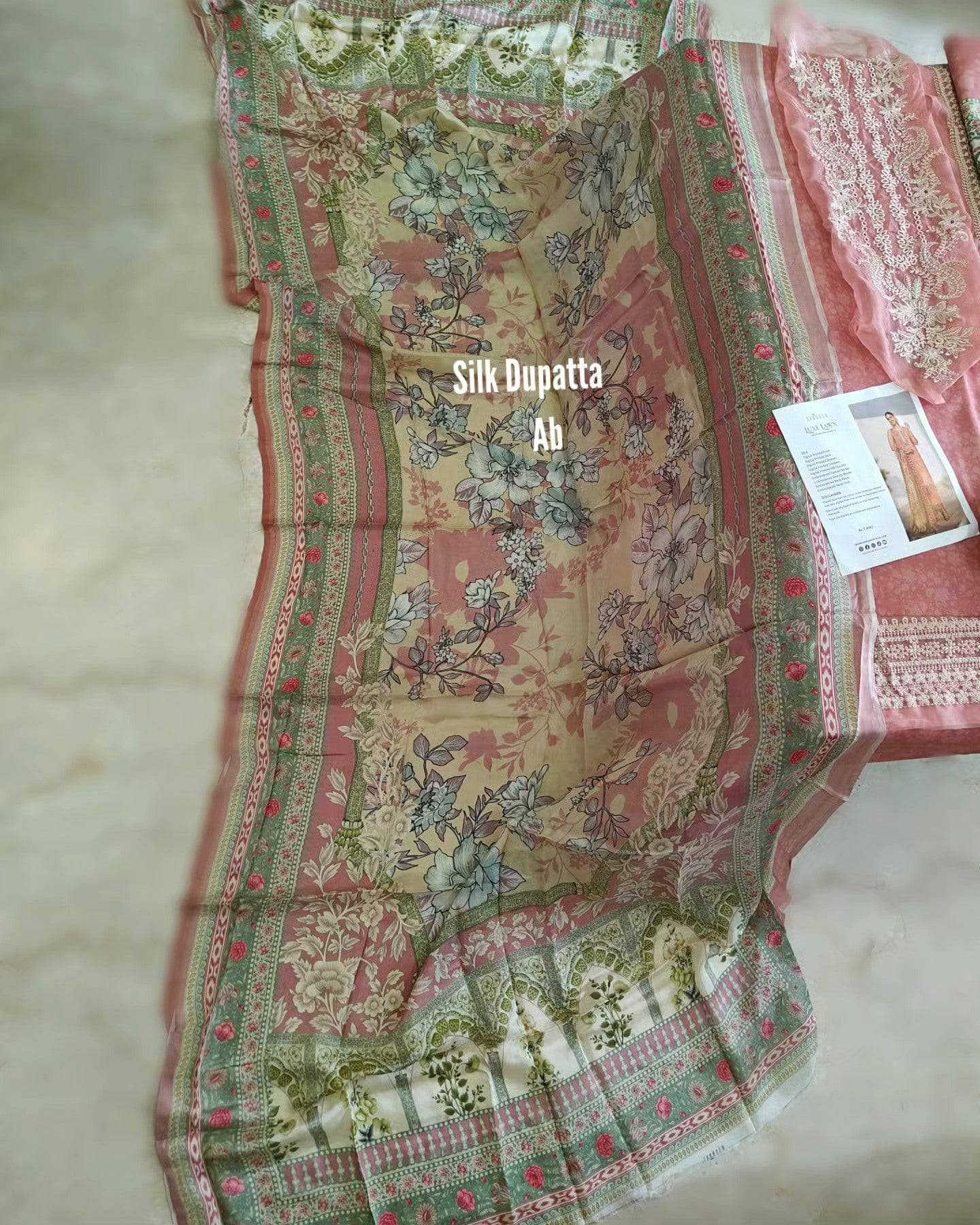 img_zarqash_lawn_24_awwal_boutique