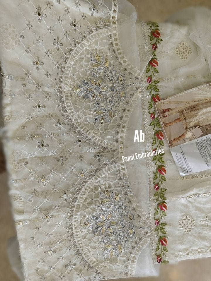 img_maria-B_lawn_24_awwal_boutique