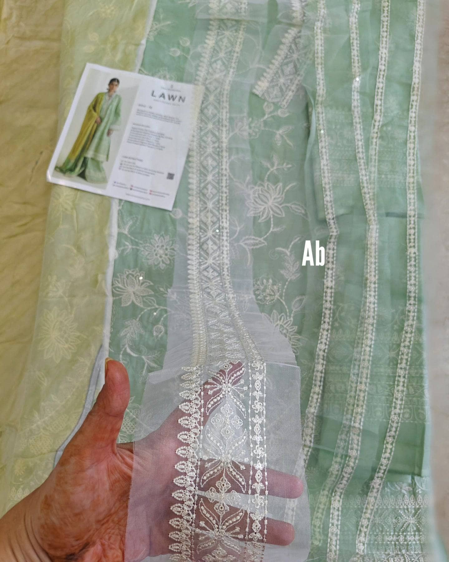 img_zara_shahjahan_lawn_24_awwal_boutique