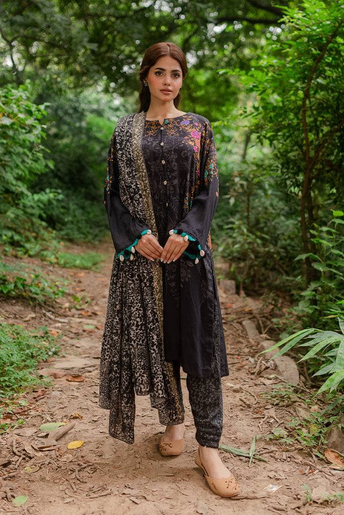 img_charizma_c_prints_fall_awwal_boutique