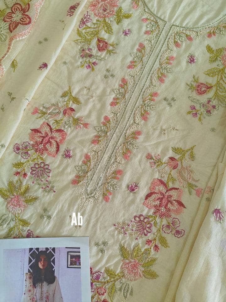 img_zaha_lawn_awwal_boutique