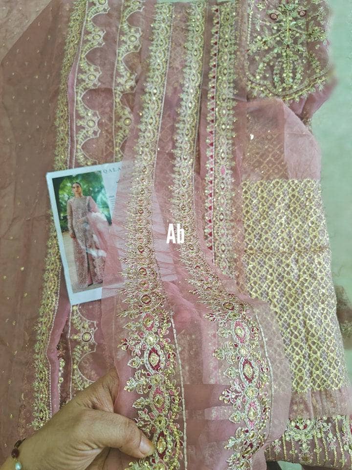 img_qalamkar_luxury_formals_awwal_boutique