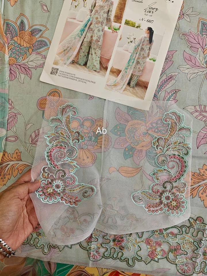 img_ramsha_rangrez_lawn_25_awwal_boutique