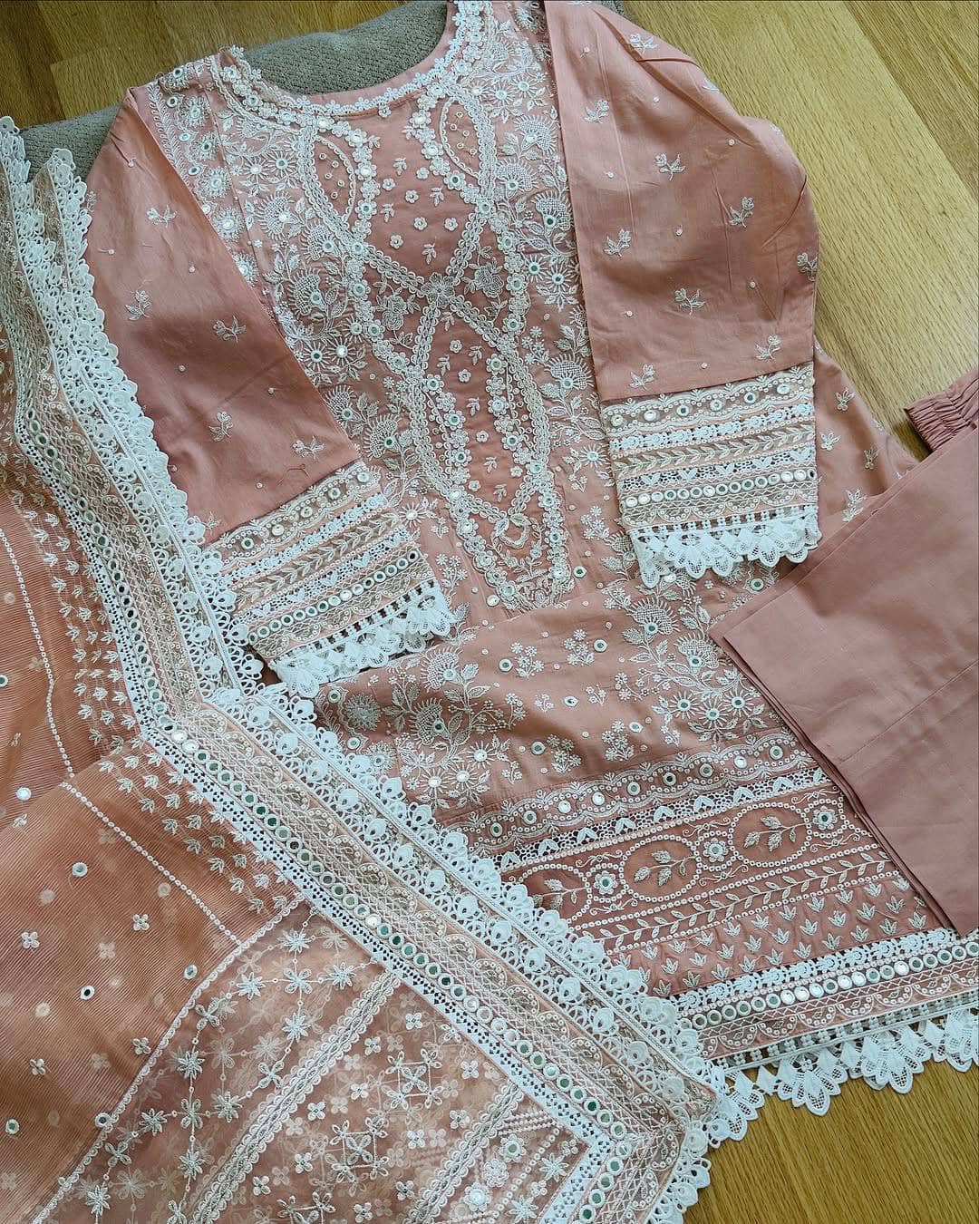 img_sobia_nazir_lawn_25_awwal_boutique