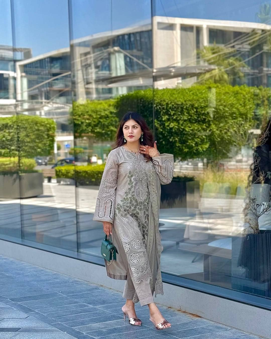 img_maria_lawn_25_awwal_boutique