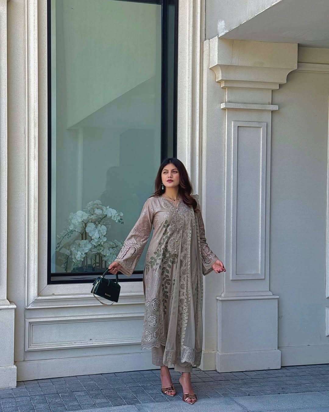 img_maria_lawn_25_awwal_boutique