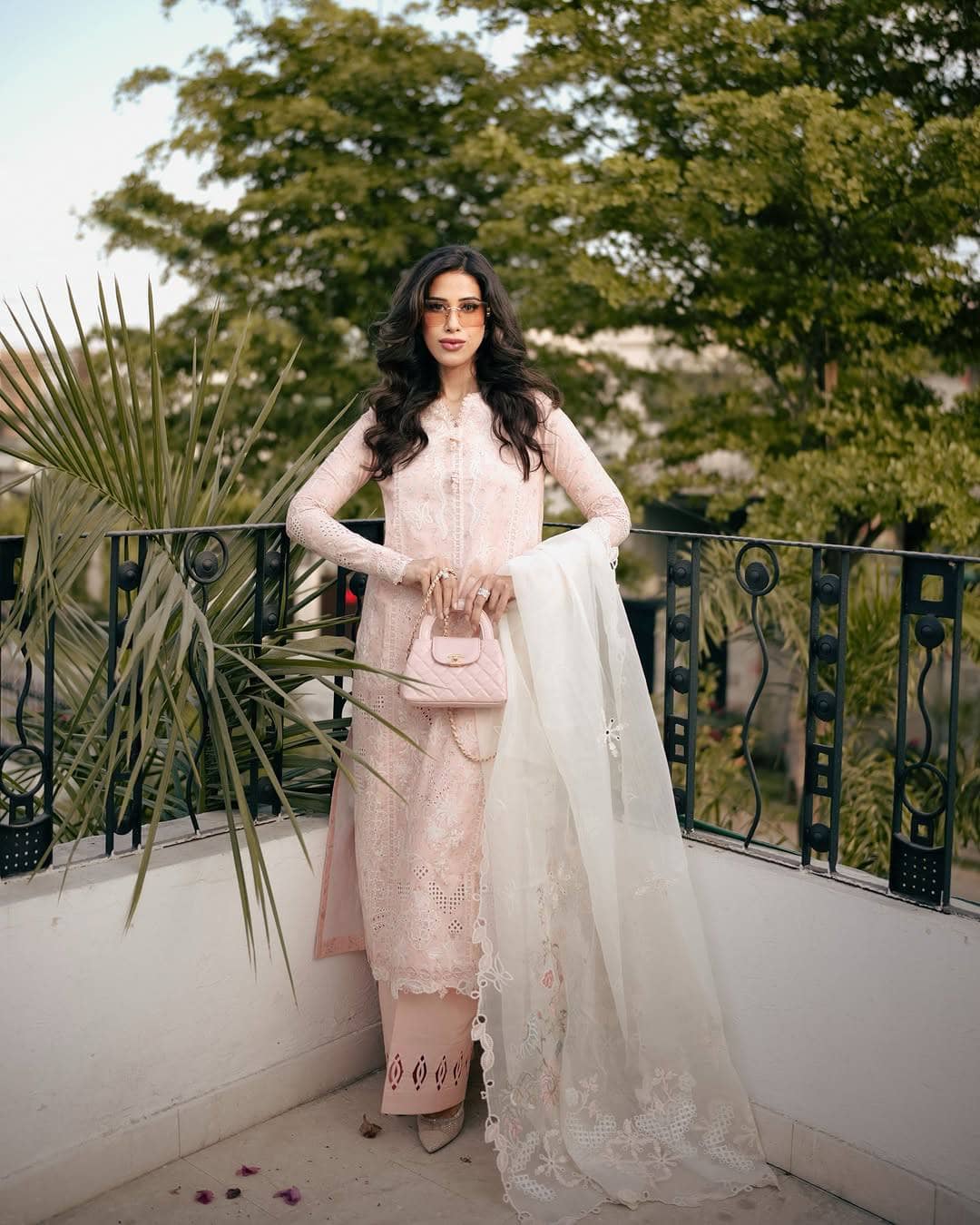 img_spotted_by_qalamkar_lawn_q_line_awwal_boutique