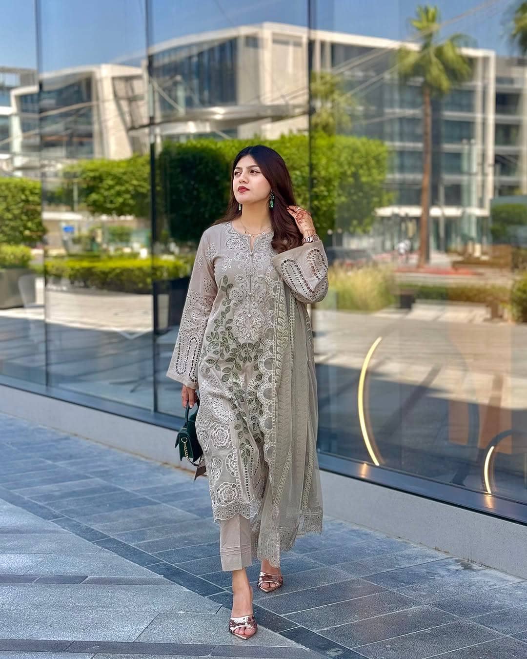 img_maria_lawn_25_awwal_boutique