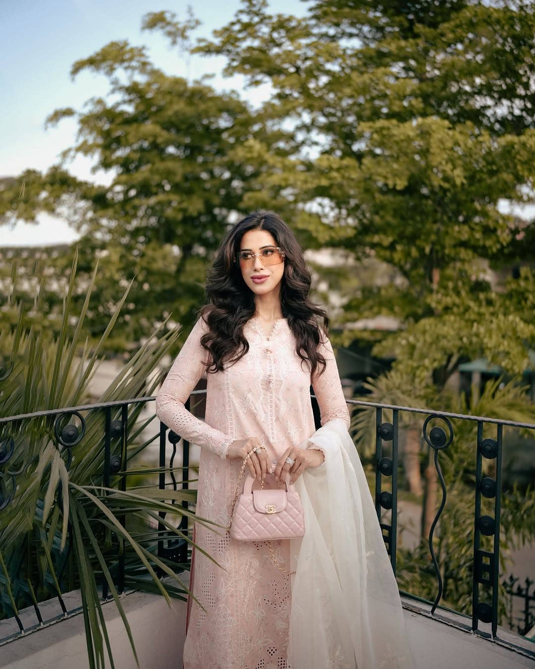 img_spotted_by_qalamkar_lawn_q_line_awwal_boutique