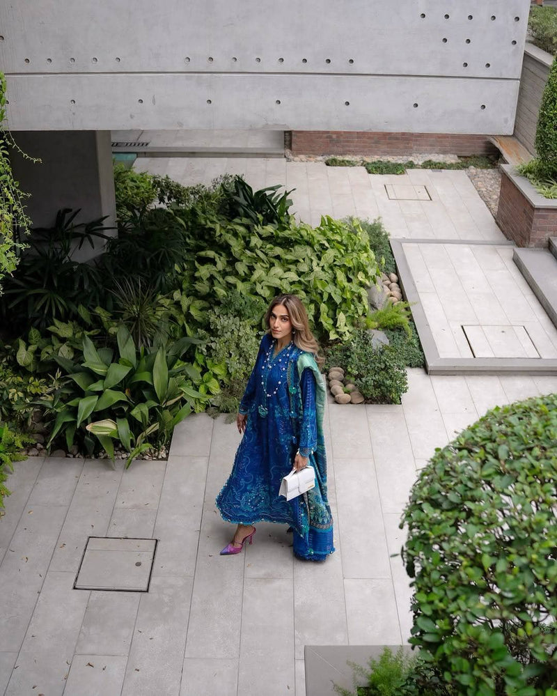 img_farah_talib_aziz_lawn_awwal_boutique