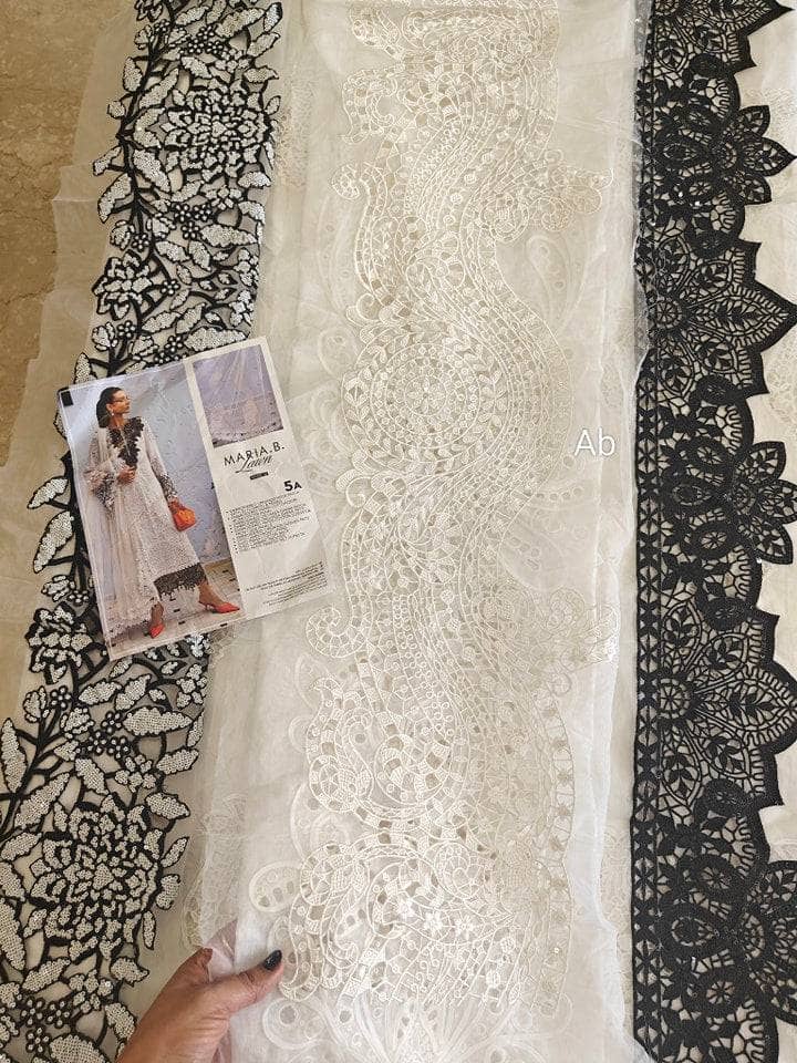 img_maria_b_lawn_awwal_boutique