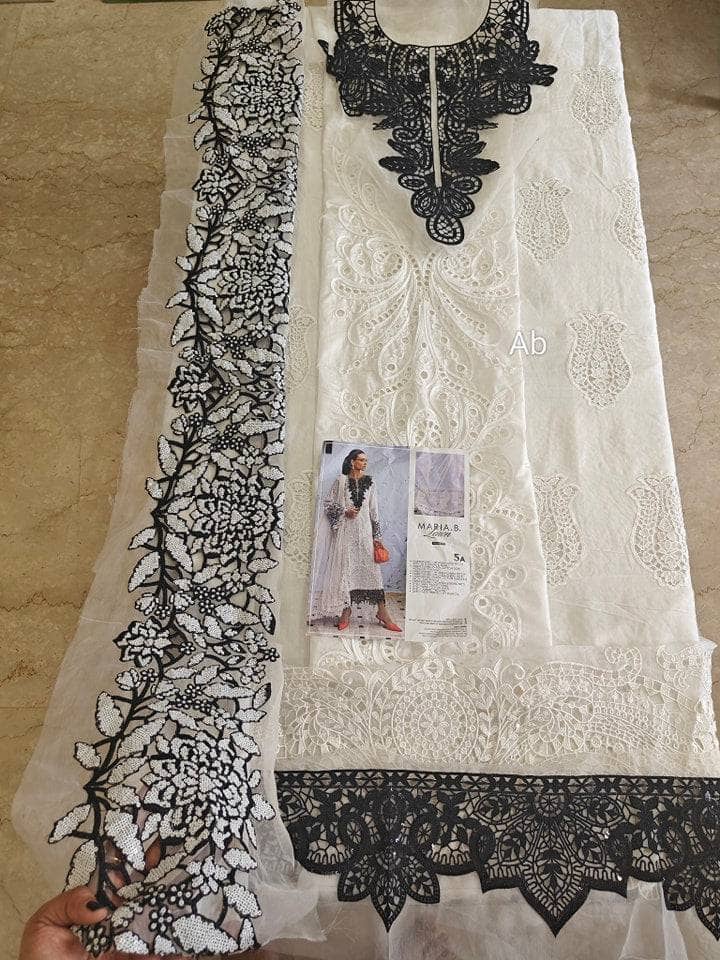 img_maria_b_lawn_awwal_boutique