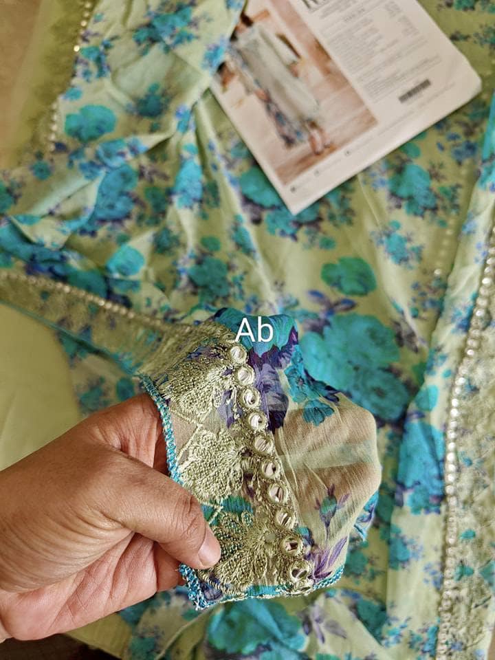 img_charizma_lawn_awwal_boutique