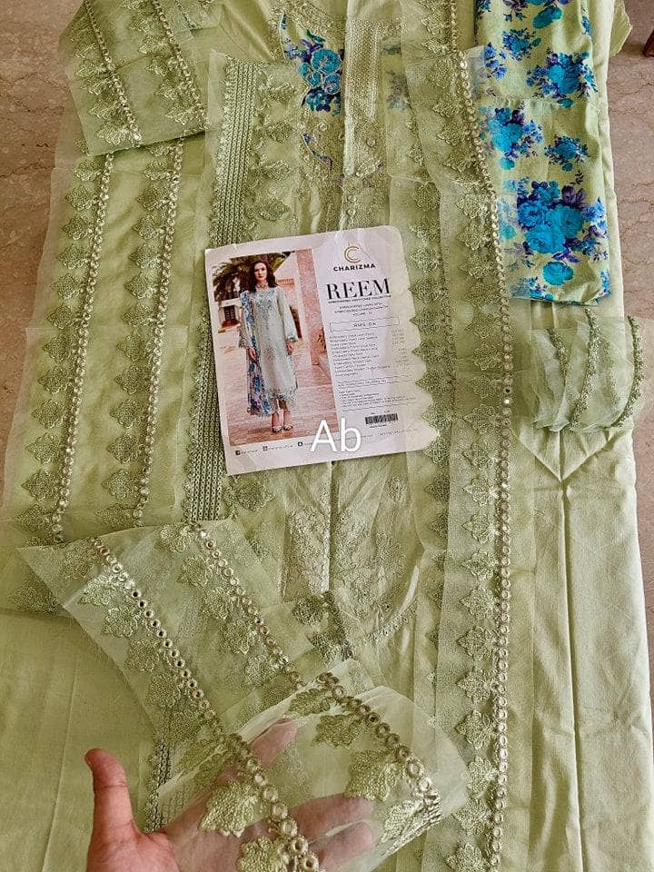 img_charizma_lawn_awwal_boutique