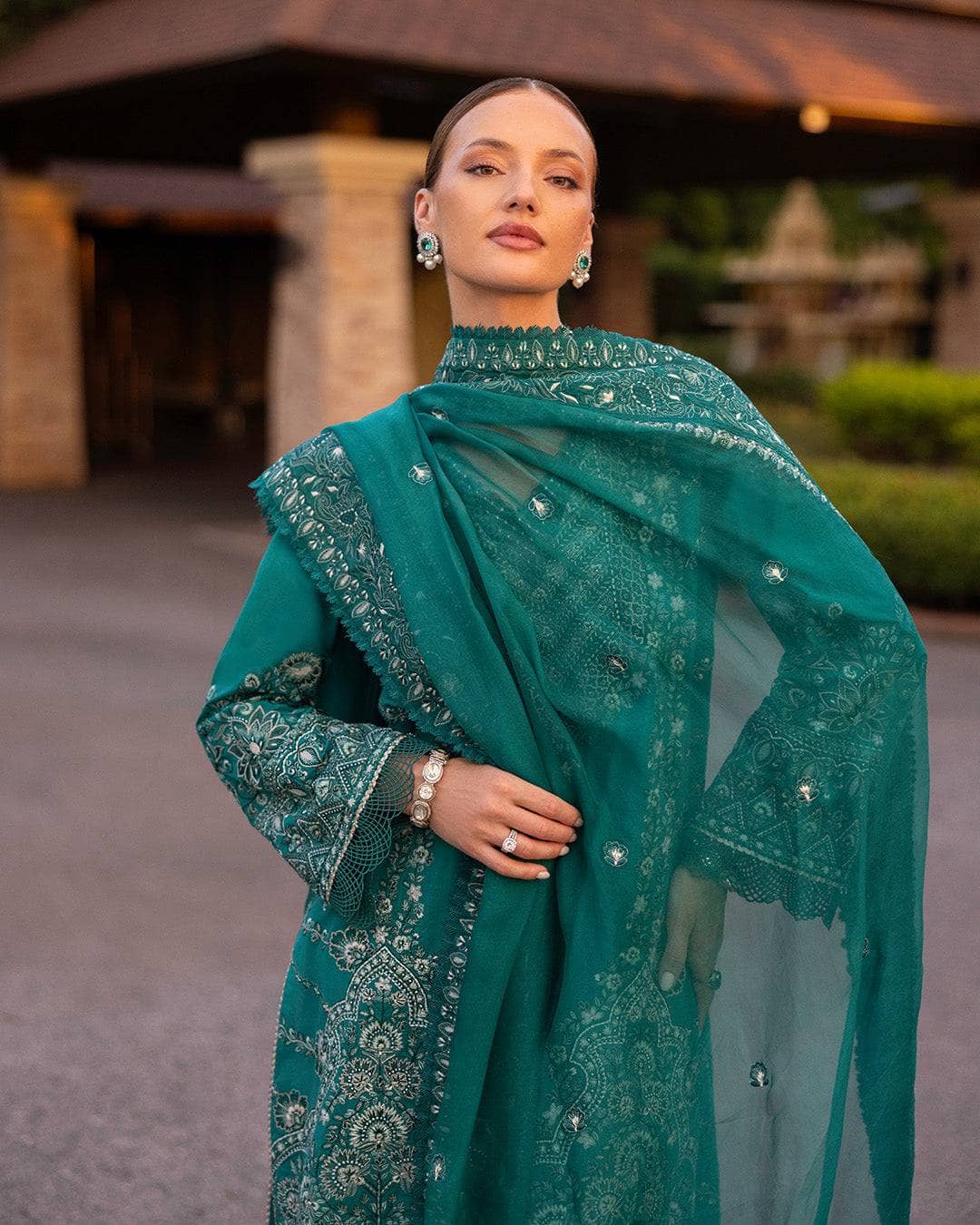 img_faiza_saqlain_lawn_tara_sutaria_awwal_boutique