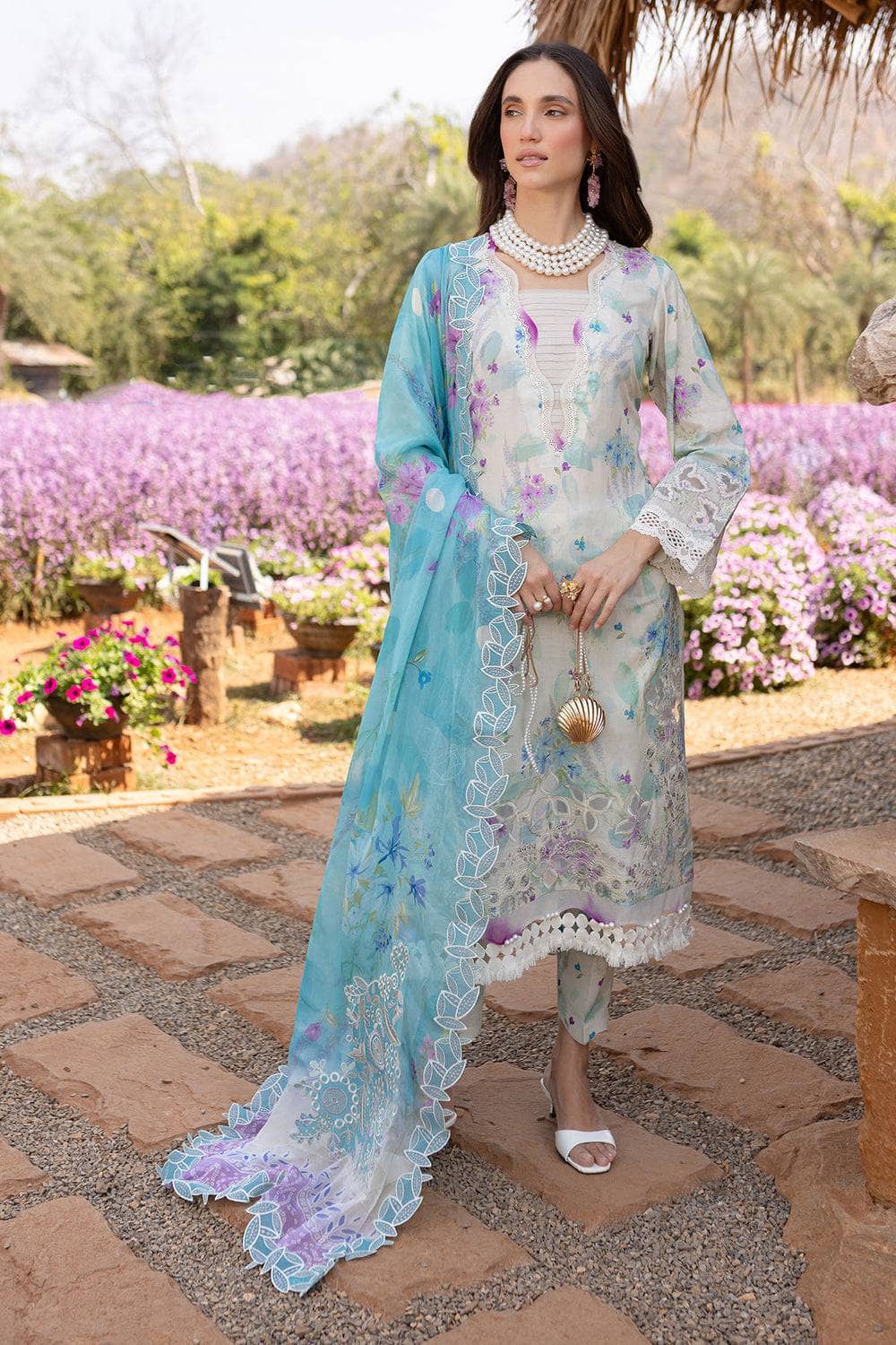 img_nureh_bloom_lawn_awwal_boutique
