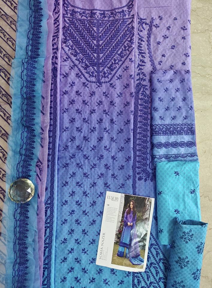 img_sobia_nazir_lawn_awwal_boutique