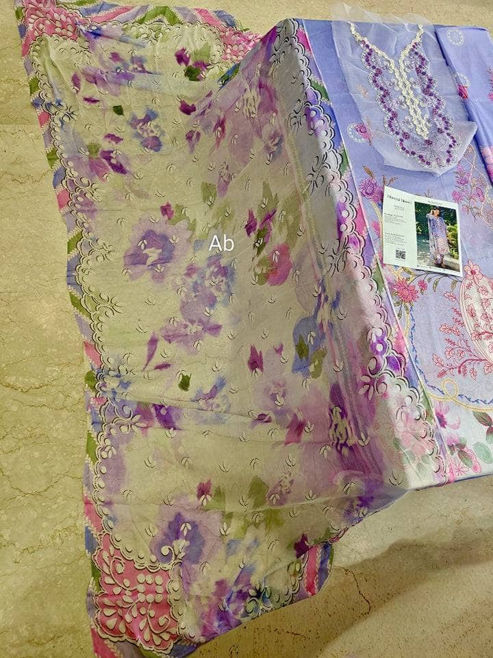 img_roheenaz_lawn_awwal_boutique